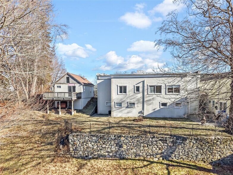 More Photos Of 123 Lake Dr, Lake Peekskill Storefront For Sale