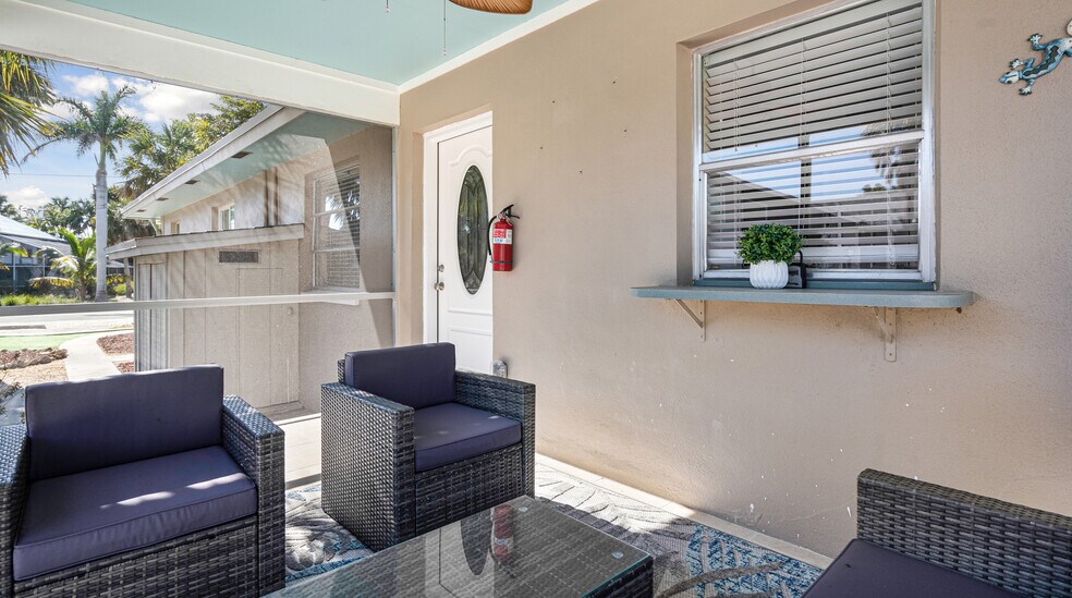 More Photos Of 832 Donax St, Sanibel Apartments For Sale