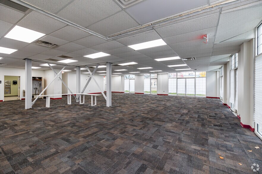More Photos Of 6230-6360 Busch Blvd, Columbus Unknown For Lease