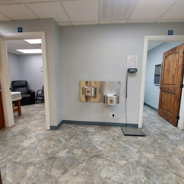 More Photos Of 6112-6122 E 61st St, Tulsa Medical For Sale