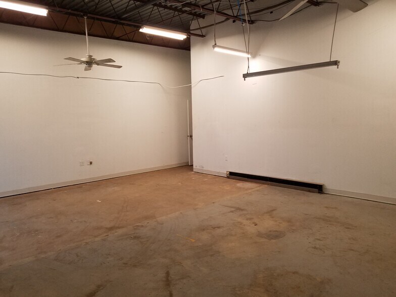 More Photos Of 700 Ritchie Rd, Capitol Heights Light Manufacturing For Lease