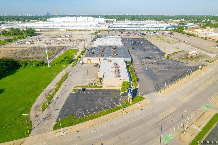 More Photos Of 4705 Conner St, Detroit General Retail For Lease