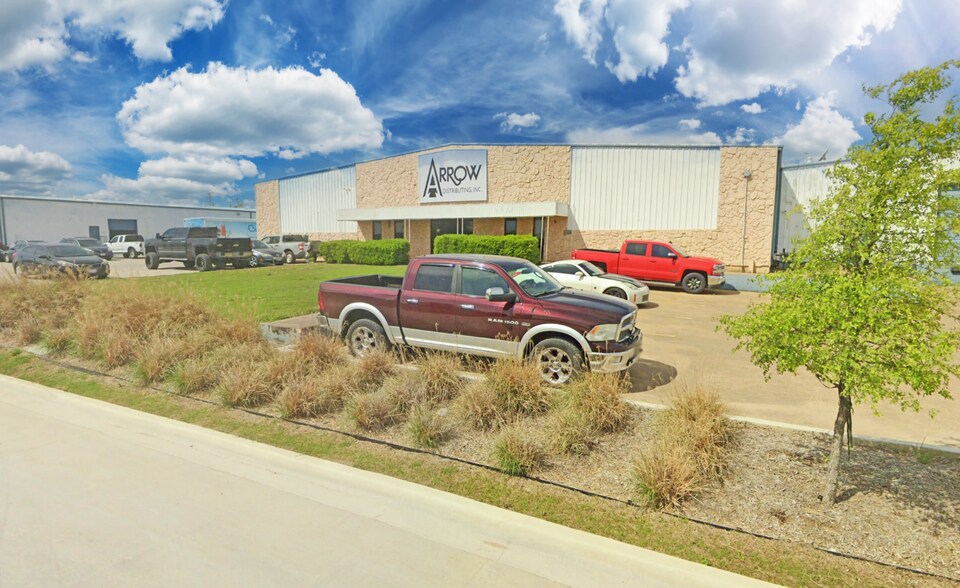 Primary Photo Of 9300 Southwest Dr, Fort Worth Warehouse For Lease