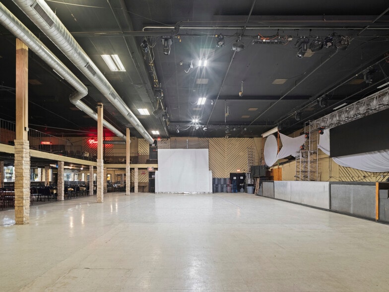 More Photos Of 1508 SE 25th St, Oklahoma City Bar For Sale