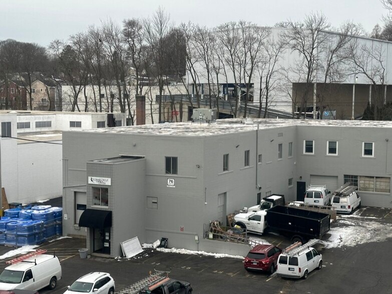 More Photos Of 76 Viaduct Rd, Stamford Warehouse For Lease