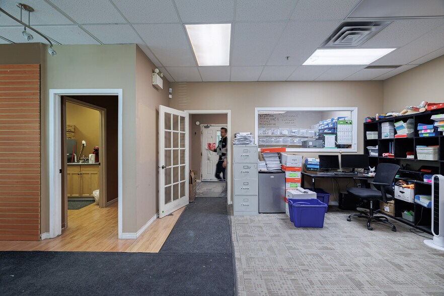 More Photos Of 6701-6777 Fairmount Dr SE, Calgary Warehouse For Lease