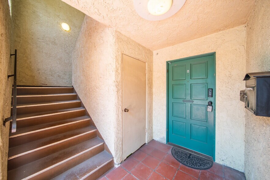 More Photos Of 2120 Huntington Dr, South Pasadena Office Residential For Sale