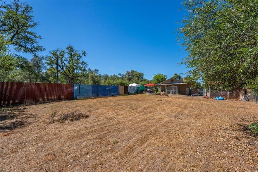 More Photos Of 12759 Newtown Rd, Redding Warehouse For Sale