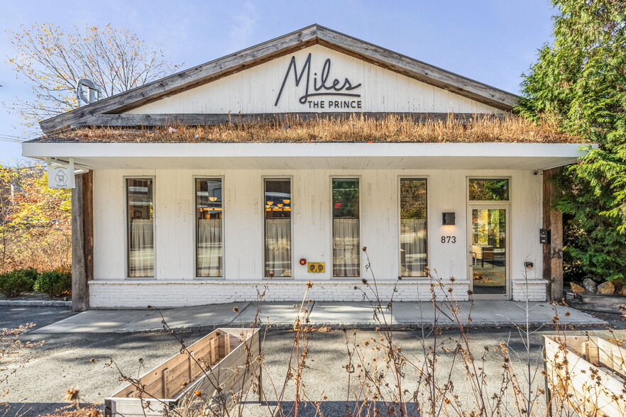 Primary Photo Of 873 N Broadway, White Plains Storefront Retail Office For Lease