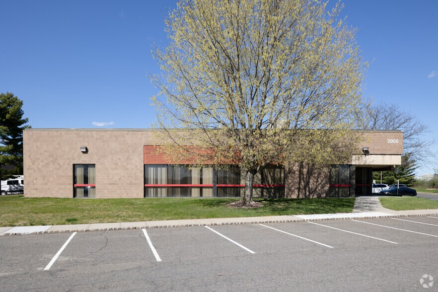 More Photos Of 2000 Eastpark Blvd, Cranbury Research And Development For Lease