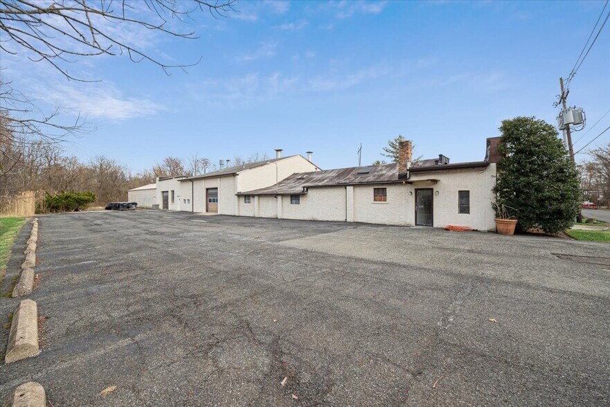 More Photos Of 337 Warren Ave, Stirling Industrial For Sale