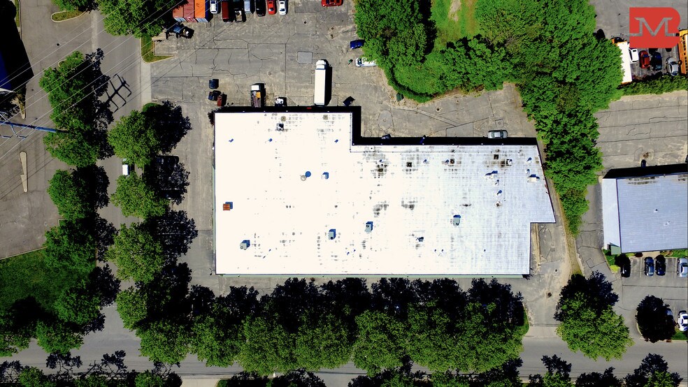 More Photos Of 99 Bridge Rd, Islandia Warehouse For Lease