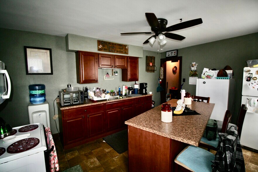 More Photos Of 26 E High St, Pottstown Warehouse For Sale