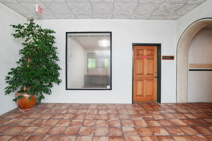 More Photos Of 30423 Canwood St, Agoura Hills Office For Sale