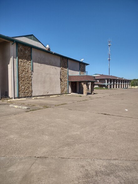 More Photos Of 1216 Interstate Highway 30, Greenville Hotel For Sale