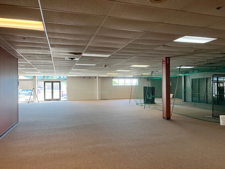 More Photos Of 4630-4672 E Washington Ave, Madison Freestanding For Lease