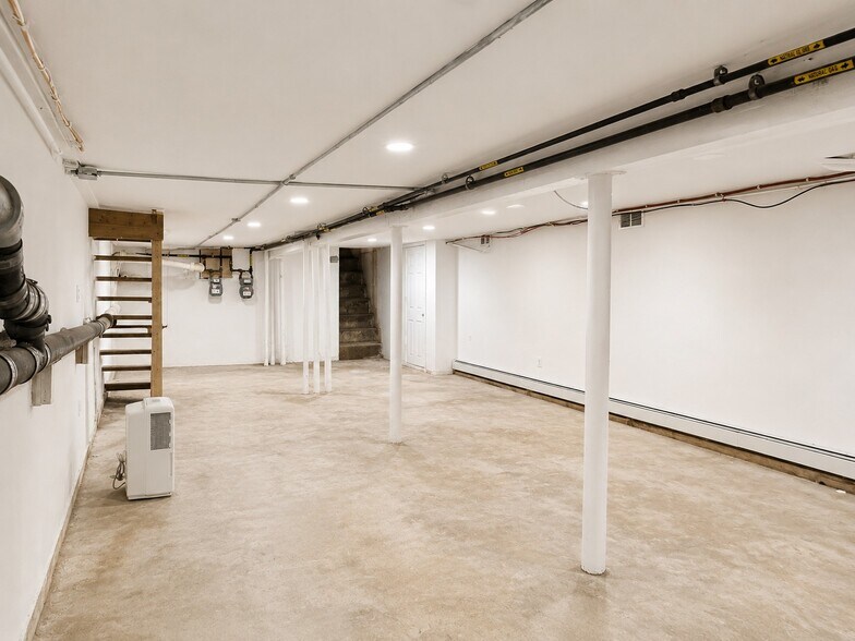 More Photos Of 107-24 Springfield Blvd, Queens Village Storefront Retail Residential For Lease