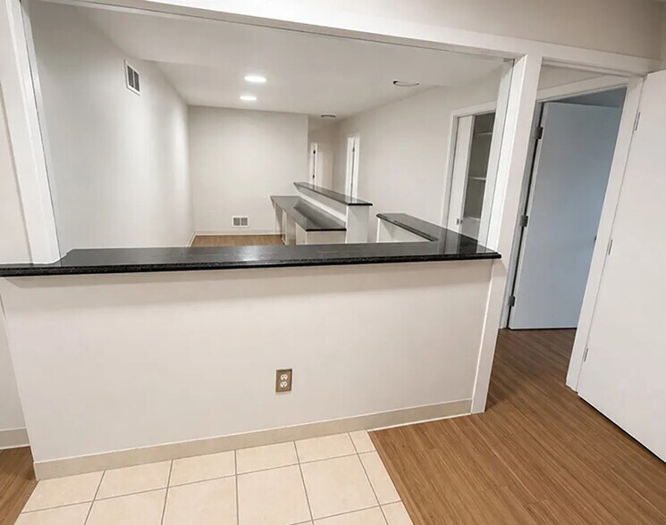More Photos Of 1457 Nottingham Way, Hamilton Medical For Lease