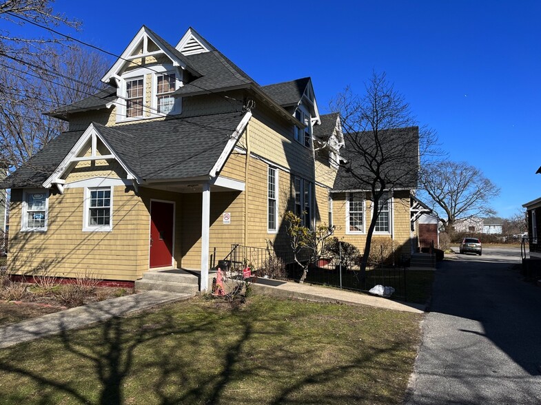 Primary Photo Of 31 Rider Ave, Patchogue Religious Facility For Lease