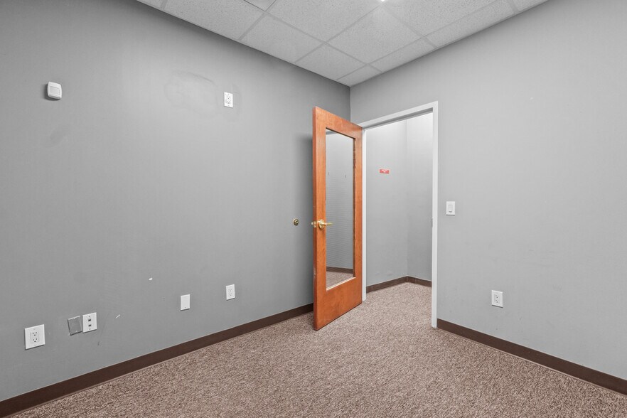 More Photos Of 495 Central Ave, Seekonk Medical For Lease