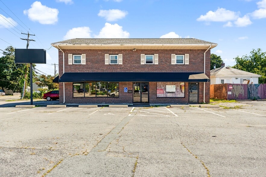 More Photos Of 1690 W Shore Rd, Warwick Storefront Retail Residential For Lease