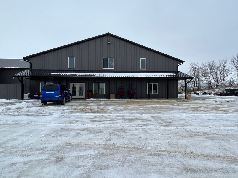 More Photos Of 514 E 9th St, Zumbrota Industrial For Lease