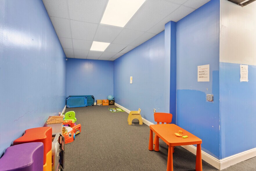 More Photos Of 1710 W Passyunk Ave, Philadelphia Flex For Lease