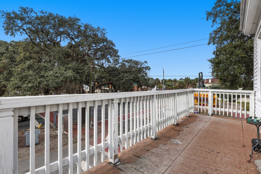 More Photos Of 422 W 43rd St, Savannah Storefront Retail Office For Sale