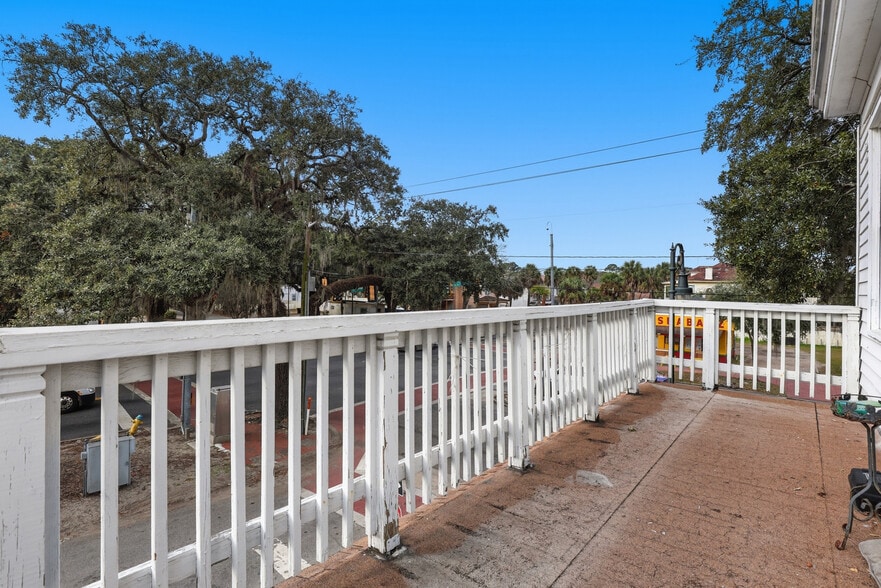 More Photos Of 422 W 43rd St, Savannah Storefront Retail Office For Lease