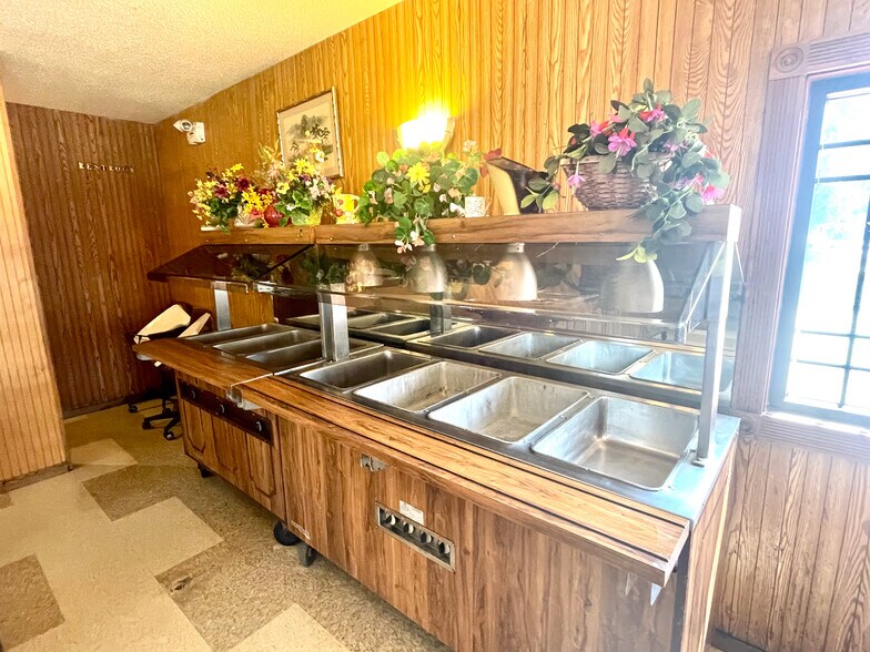 More Photos Of 924 N Main St, Mountain Grove Restaurant For Sale