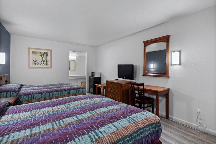 More Photos Of 4021 N 27th Ave, Phoenix Hotel For Sale