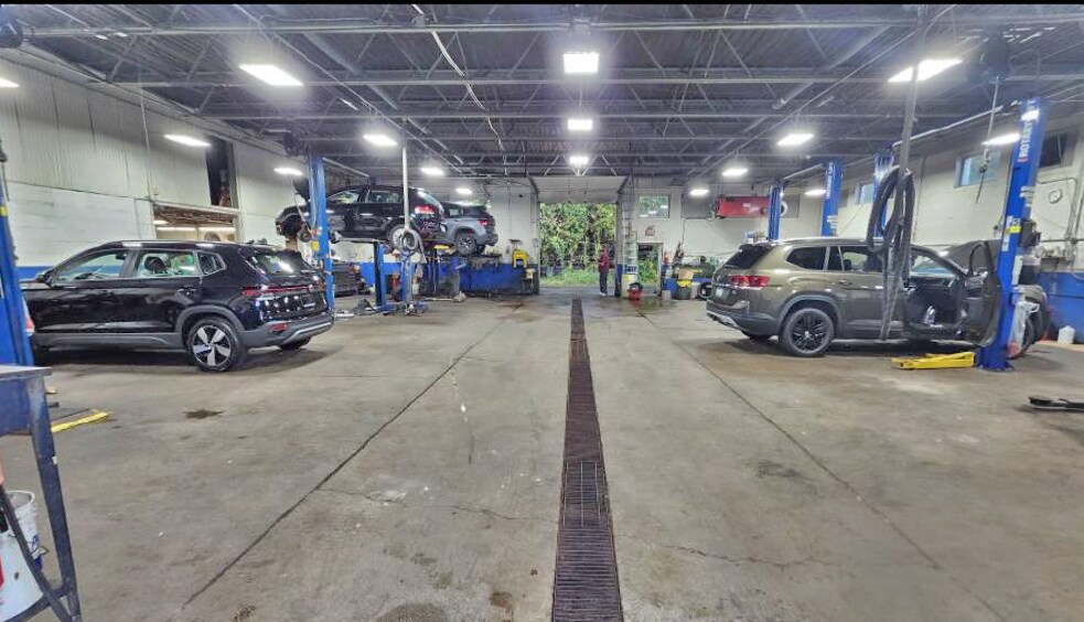 More Photos Of 3451 Leechburg Rd, New Kensington Auto Dealership For Sale
