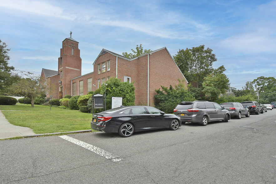 Primary Photo Of 4714 Glenwood St, Little Neck Religious Facility For Sale