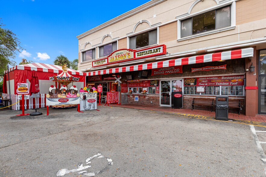 More Photos Of 100-128 S Federal Hwy, Dania Freestanding For Lease