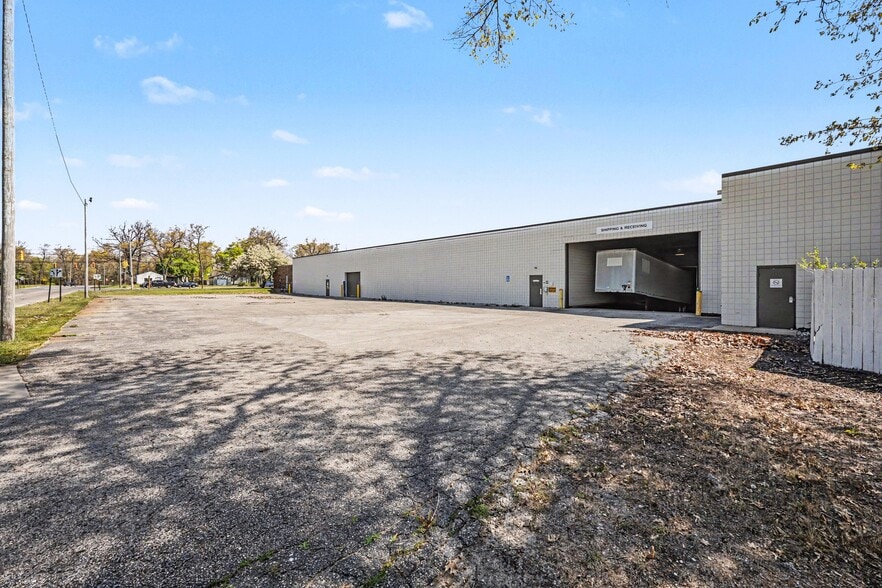 More Photos Of 1985 E Laketon Ave, Muskegon Manufacturing For Sale