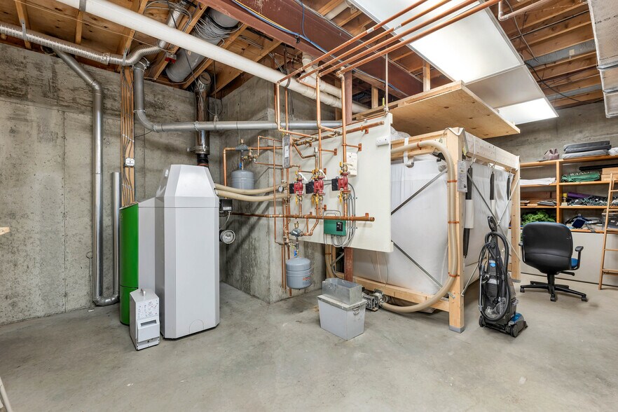 More Photos Of 68 Lyme Rd, Hanover Office Residential For Sale
