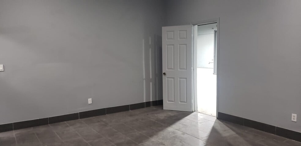 More Photos Of 17721 Sherman Way, Reseda Auto Repair For Sale