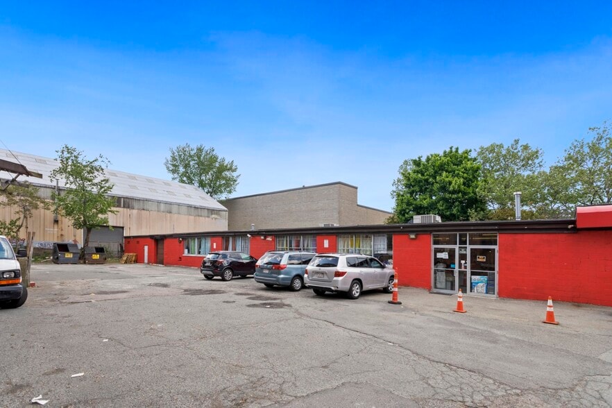 More Photos Of 282 Border St, East Boston Freestanding For Sale