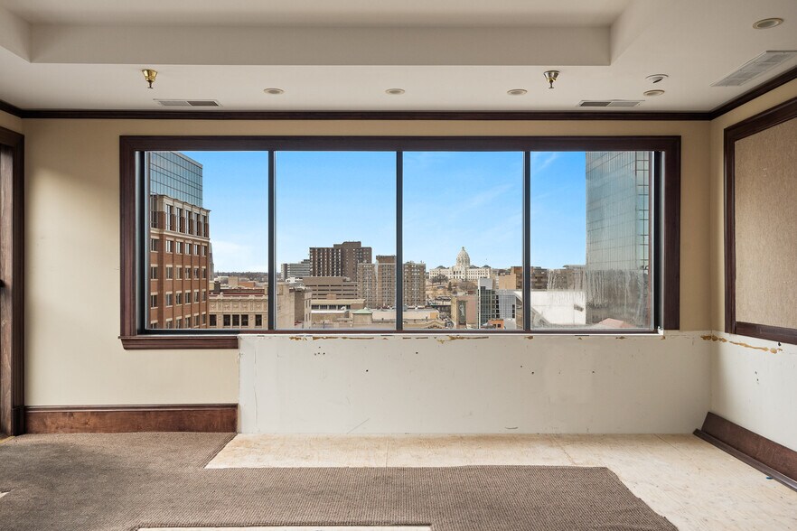 More Photos Of 6 W 5th St W, Saint Paul Office For Sale