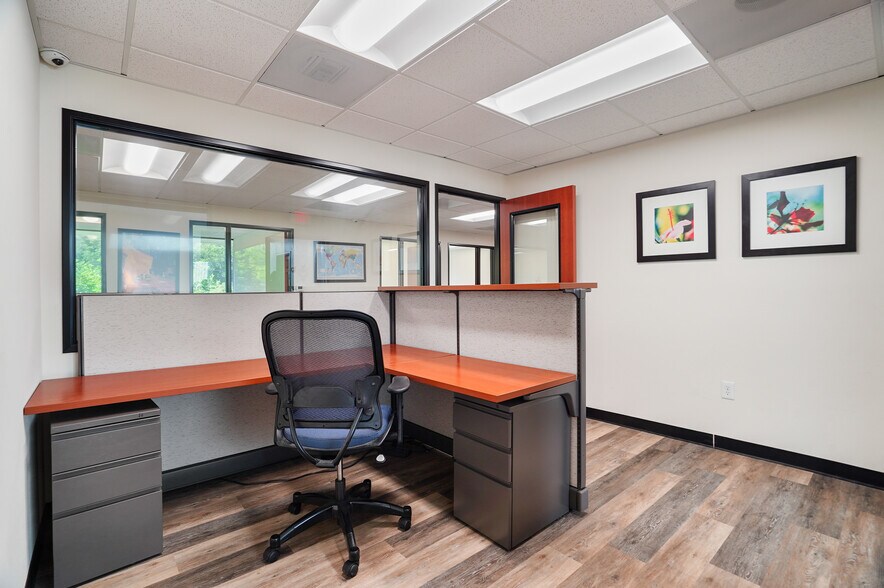 More Photos Of 30423 Canwood St, Agoura Hills Office For Sale