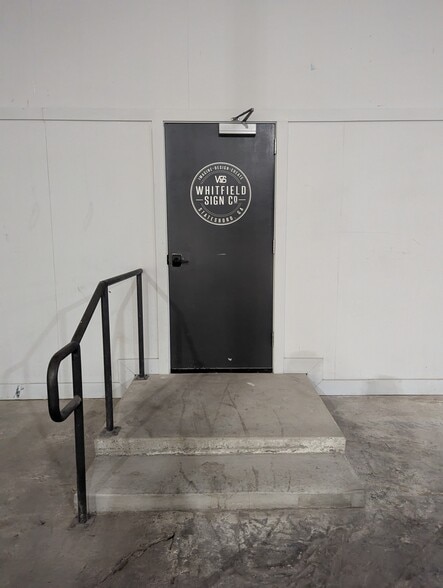 More Photos Of 91 S College St, Statesboro Warehouse For Sale