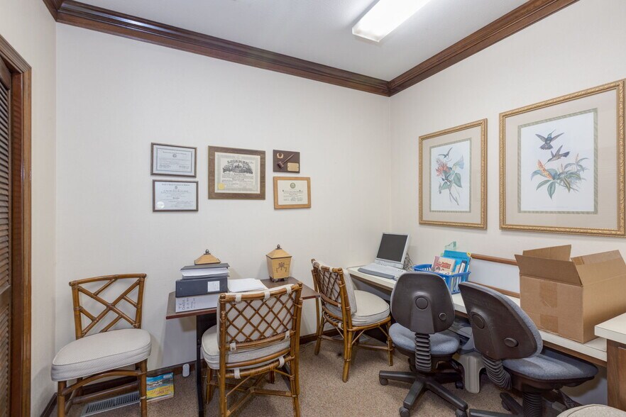 More Photos Of 3822 Rosemont Dr, Columbus Medical For Sale