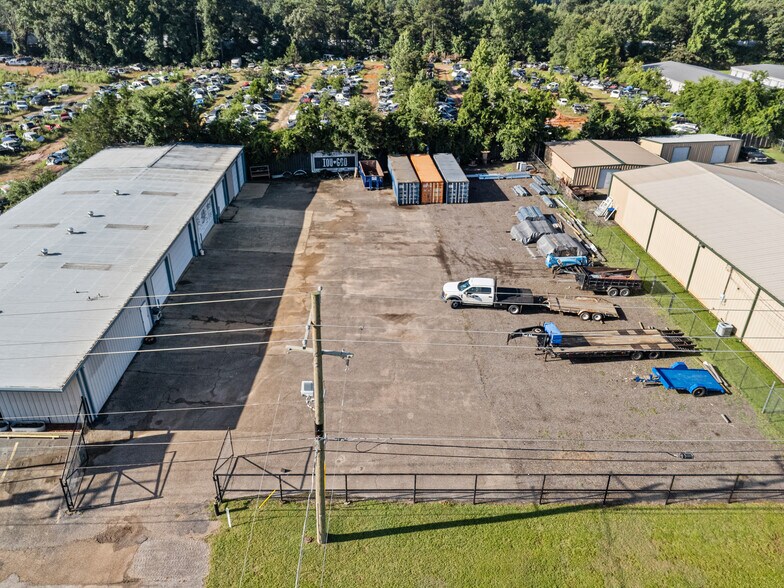 More Photos Of 3698 E Marshall Ave, Longview Warehouse For Lease