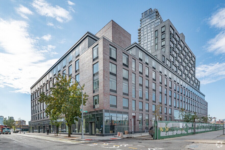 More Photos Of 29 West St, Brooklyn Apartments For Lease