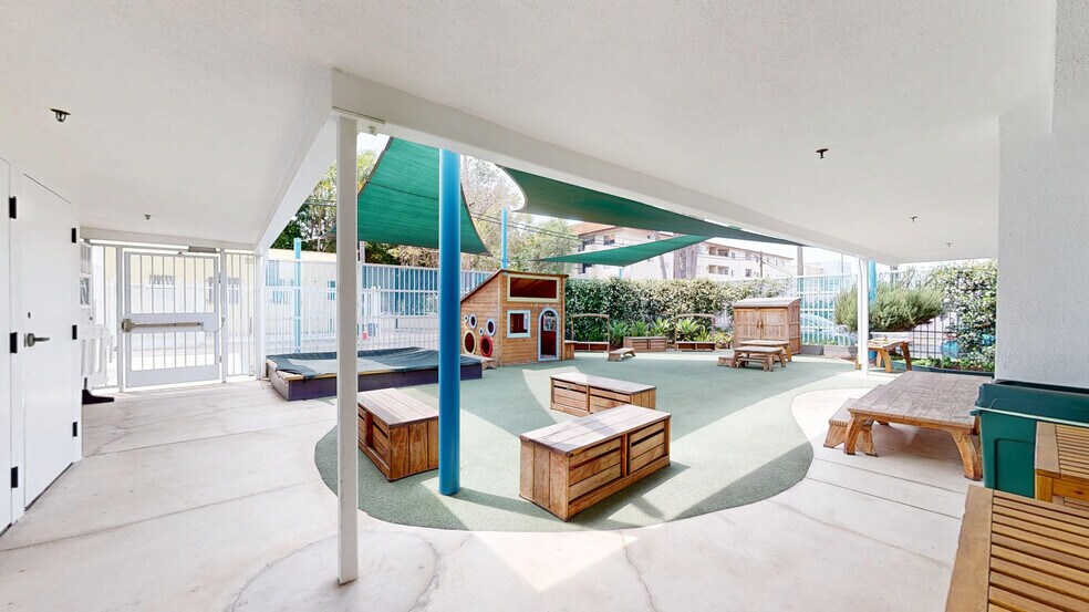 More Photos Of 6926 Melrose Ave, Los Angeles Loft Creative Space For Sale