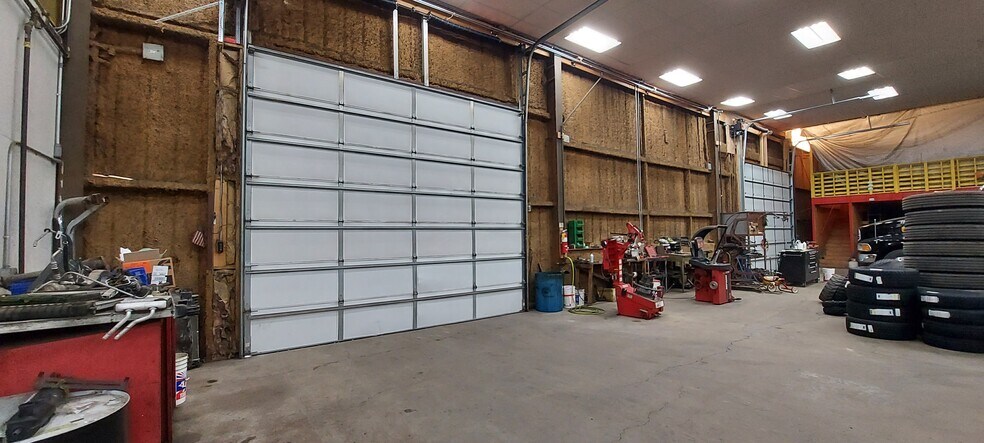 More Photos Of 102 Commerce Way, Stockertown Warehouse For Sale