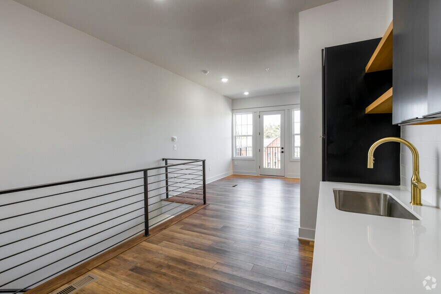 More Photos Of 202 S Main St, Belmont Apartments For Sale