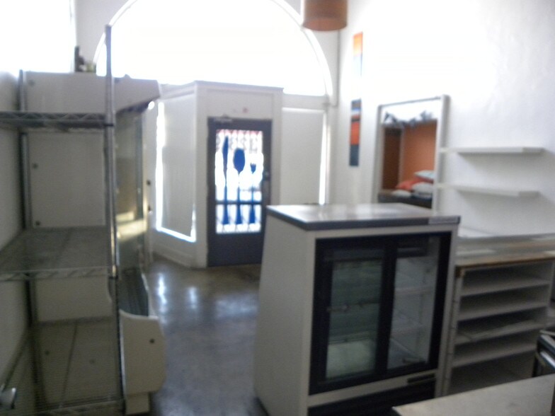 More Photos Of 1101-1119 S La Brea Ave, Los Angeles Freestanding For Lease