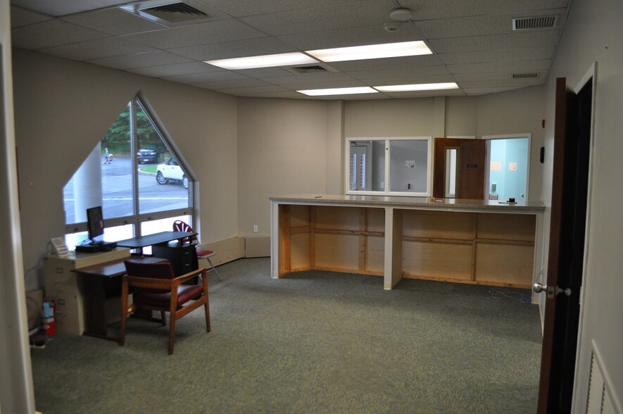 More Photos Of 2075 W Norwegian St, Pottsville Specialty For Sale