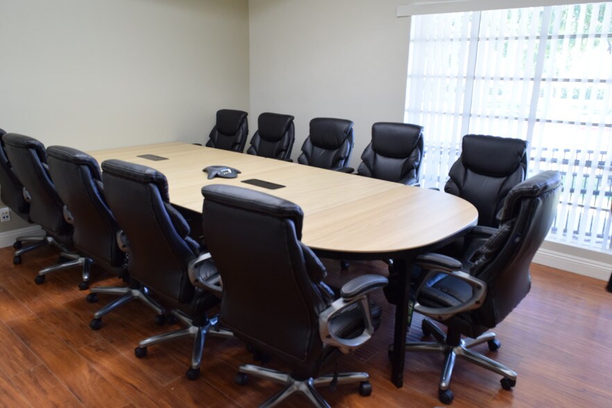 More Photos Of 521-525 N Laurel Ave, Ontario Office For Sale